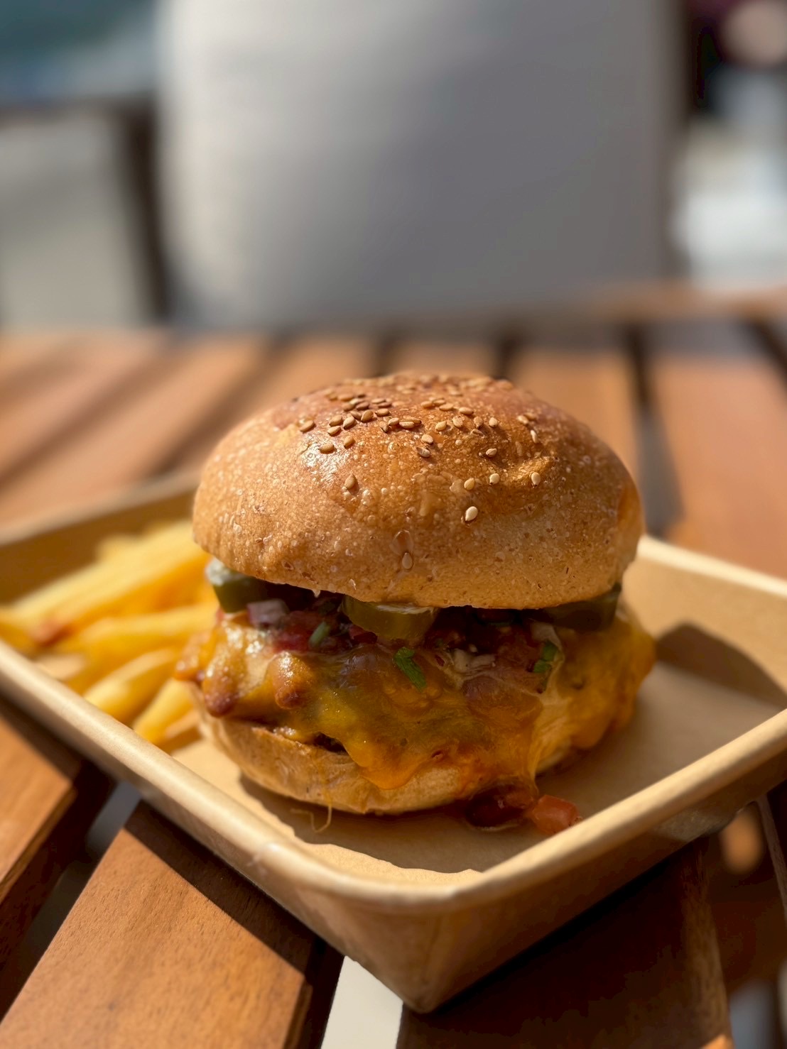 逗子限定チリコンバーガー - GOLDEN BROWN × はなれ 特製ハンバーガー